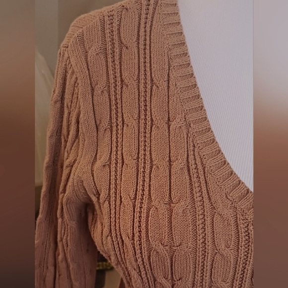 🎉🎉🎉Host pick🎉🎉 St. John's Bay V Neck Cable Knit Sweater EUC M Camel color. - Picture 3 of 8